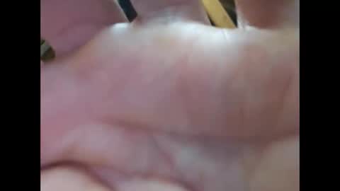 Snapshot of luisgspotdetector chatting on 10.19.25 luisgspotdetector online show from 10.19.25