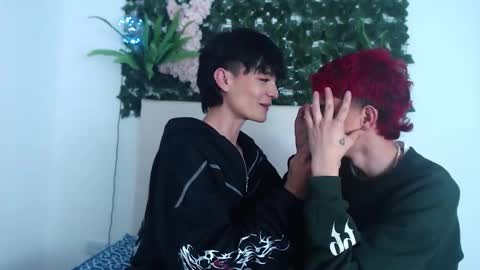 Snapshot of lukasandselena chatting on 11.11.25 lukasandselena online show from 11.11.25