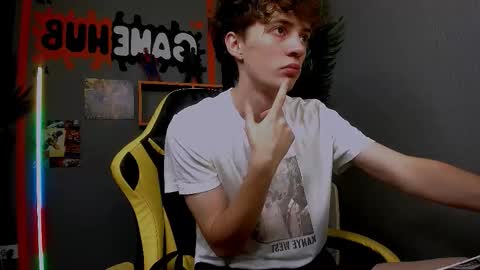 Snapshot of luke_sweet chatting on 12.02.25 Luke online show from 12.02.25