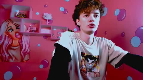 Snapshot of luke_sweet chatting on 12.03.25 Luke online show from 12.03.25