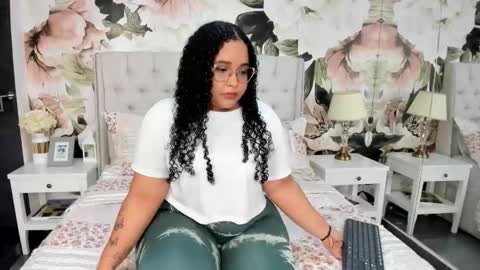 Luli Rose  online show from 10.21.25