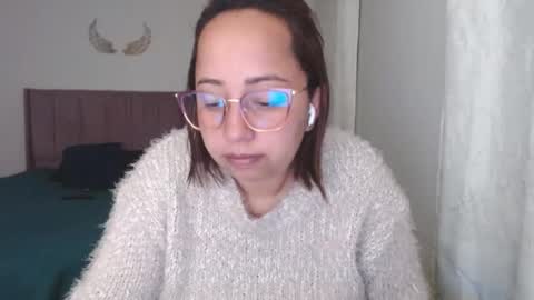 Snapshot of lumi_84 chatting on 01.12.25 LUMI online show from 01.12.25