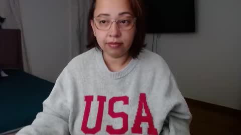 Snapshot of lumi_84 chatting on 01.18.25 LUMI online show from 01.18.25