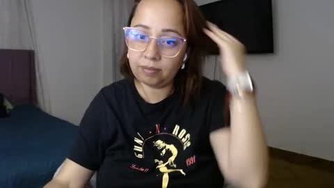 Snapshot of lumi_84 chatting on 01.20.25 LUMI online show from 01.20.25