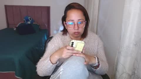 Snapshot of lumi_84 chatting on 03.09.25 LUMI online show from 03.09.25