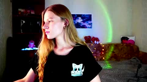 Snapshot of luna_evan chatting on 10.06.25 luna_evan online show from 10.06.25