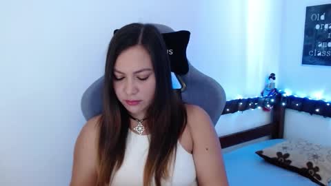 Snapshot of luna_gomez92 chatting on 10.09.25 Luna Gomez online show from 10.09.25