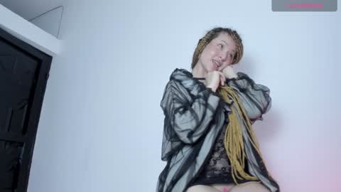 Snapshot of luna_hazard chatting on 12.05.24 luna_hazard online show from 12.05.24