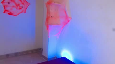 Snapshot of luna_hazard chatting on 10.20.25 luna_hazard online show from 10.20.25