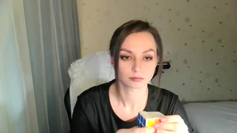 Snapshot of lunaa_bluee chatting on 10.27.25 lunaa_bluee online show from 10.27.25