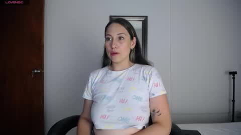 Snapshot of lunaa_candyy chatting on 11.12.25 lunaa candyy online show from 11.12.25