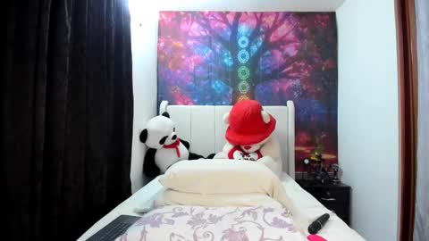 Snapshot of lunaa_mayerr chatting on 10.01.25 lunaa mayer online show from 10.01.25