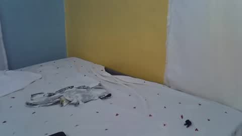 lunalove22_ online show from 10.04.25