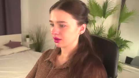 lunaolivia_ online show from 11.15.25