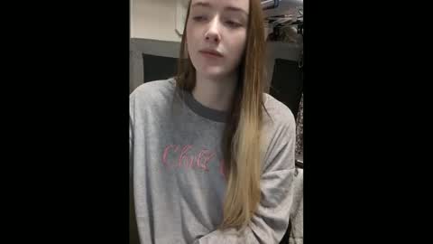 Snapshot of lunapixie2020 chatting on 01.29.25 lunapixie2020 online show from 01.29.25