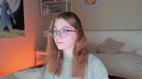 Snapshot of lunar_sofia chatting on 12.15.24 Sofia online show from 12.15.24