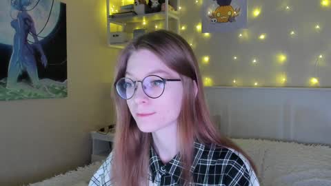 Snapshot of lunar_sofia chatting on 01.13.25 Sofia online show from 01.13.25