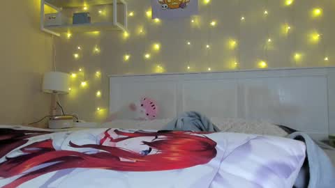 Snapshot of lunar_sofia chatting on 01.13.25 Sofia online show from 01.13.25