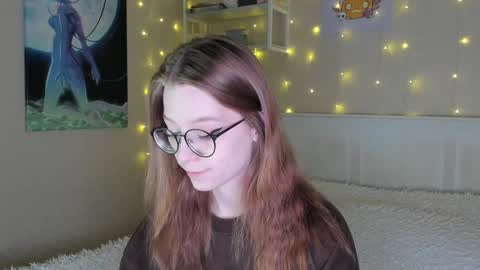 Snapshot of lunar_sofia chatting on 01.27.25 Sofia online show from 01.27.25