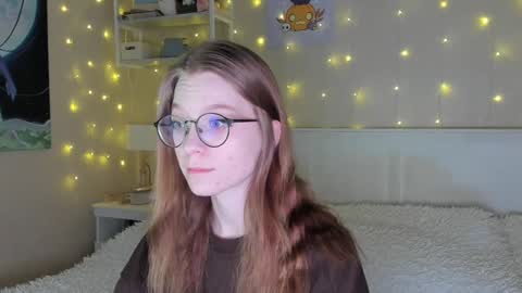 Snapshot of lunar_sofia chatting on 01.27.25 Sofia online show from 01.27.25