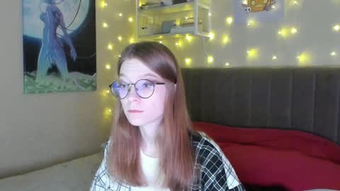 Snapshot of lunar_sofia chatting on 01.29.25 Sofia online show from 01.29.25