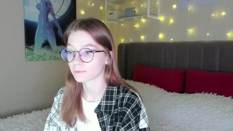 Snapshot of lunar_sofia chatting on 01.31.25 Sofia online show from 01.31.25