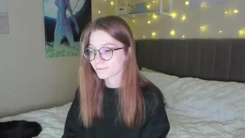 Snapshot of lunar_sofia chatting on 02.10.25 Sofia online show from 02.10.25