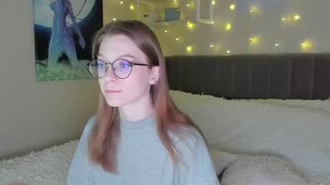 Snapshot of lunar_sofia chatting on 02.12.25 Sofia online show from 02.12.25