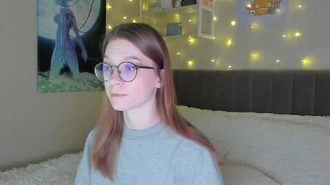 Snapshot of lunar_sofia chatting on 02.12.25 Sofia online show from 02.12.25