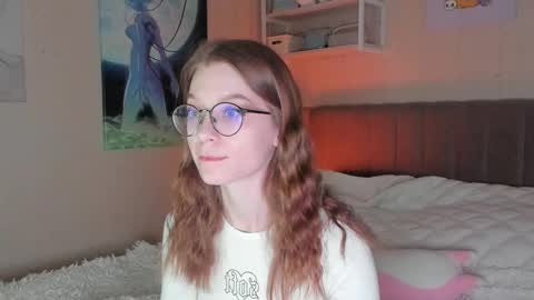 Snapshot of lunar_sofia chatting on 03.04.25 Sofia online show from 03.04.25