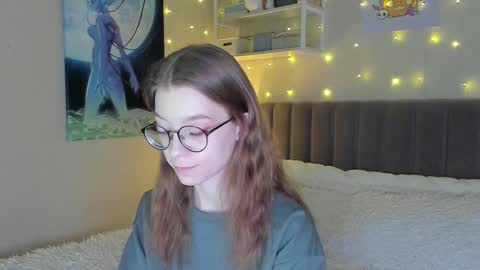 Snapshot of lunar_sofia chatting on 03.05.25 Sofia online show from 03.05.25