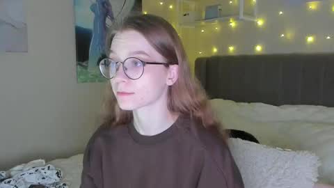 Snapshot of lunar_sofia chatting on 03.07.25 Sofia online show from 03.07.25