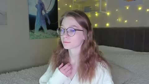 Snapshot of lunar_sofia chatting on 03.12.25 Sofia online show from 03.12.25