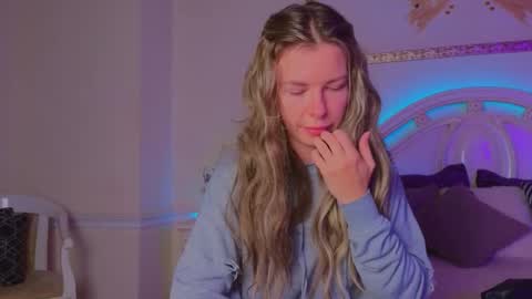 Luna Rishi online show from 10.11.25