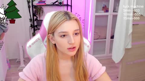 Snapshot of lunatale chatting on 12.13.24 Kate online show from 12.13.24
