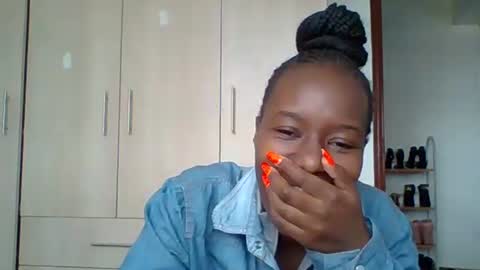 Snapshot of lushlola254 chatting on 10.11.25 lushlola254 online show from 10.11.25