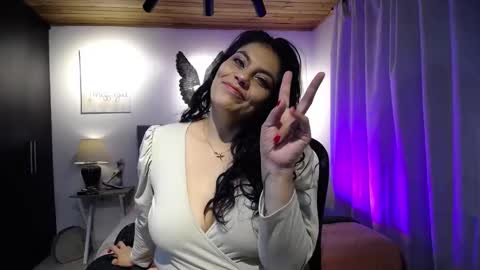 Angela 3 online show from 02.22.25