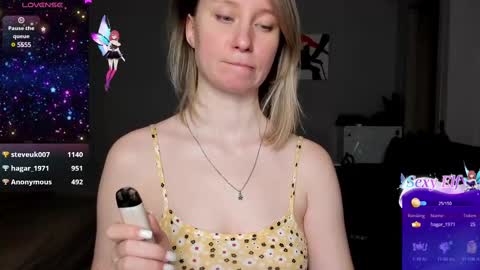 Snapshot of lusyagreenberg chatting on 02.10.25 LusyaGreenberg online show from 02.10.25