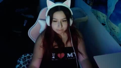 Snapshot of luvvespie chatting on 11.26.25 luvvespie online show from 11.26.25