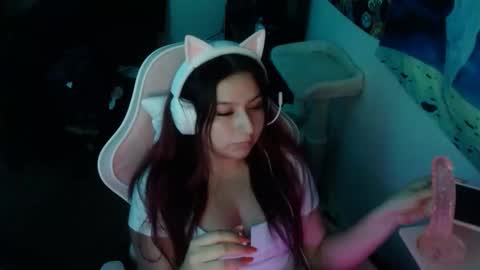 Snapshot of luvvespie chatting on 11.26.25 luvvespie online show from 11.26.25