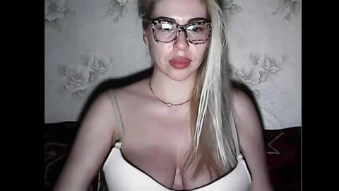 Snapshot of luxsonyastar chatting on 01.29.25 LuxSonyaStar online show from 01.29.25