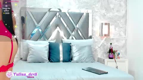 Snapshot of luxury_woman_ chatting on 02.14.25 online show from 02.14.25