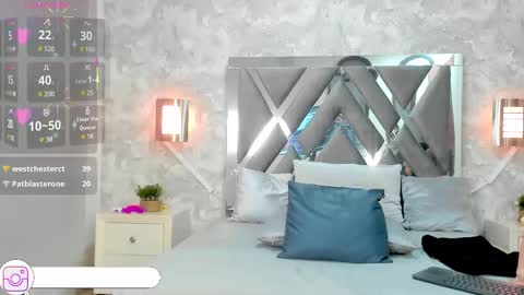 Snapshot of luxury_woman_ chatting on 02.23.25 online show from 02.23.25