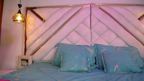 Lesly And Arnold online show from 11.17.25