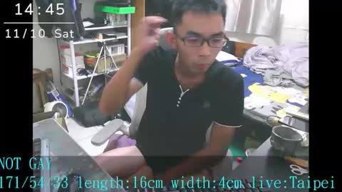 Snapshot of lvoe810930 chatting on 10.11.25 lvoe810930 online show from 10.11.25