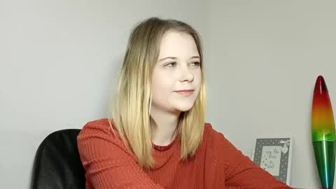 Snapshot of lydiasunny chatting on 09.29.25 Lydia online show from 09.29.25