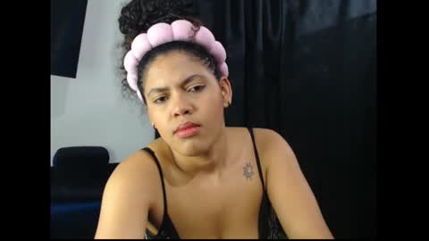 Snapshot of lylii_evans chatting on 02.22.25 lylii_evans online show from 02.22.25