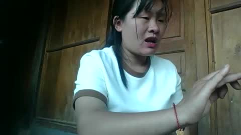 Snapshot of lylymai chatting on 10.19.25 lylymai online show from 10.19.25
