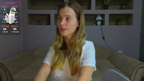 Snapshot of lynntiny chatting on 10.26.25 Lynn online show from 10.26.25