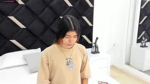Snapshot of lyxi_ chatting on 09.27.25 Lyxi online show from 09.27.25